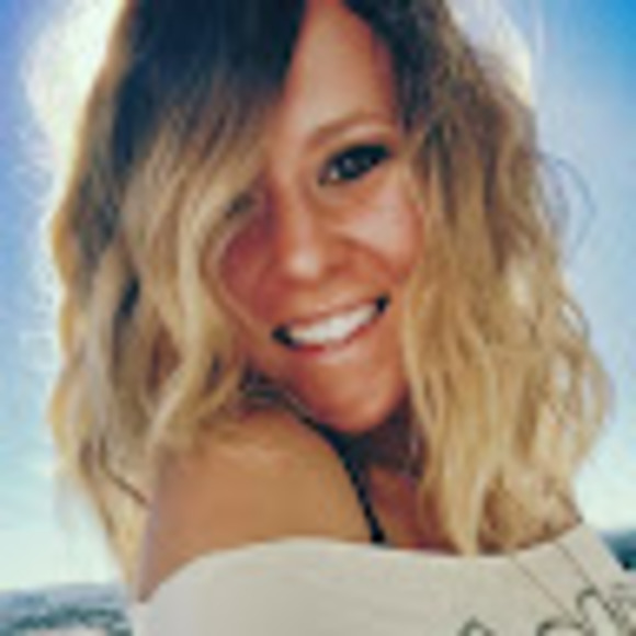 Meet your Posher, Helena - Picture 1 of 1